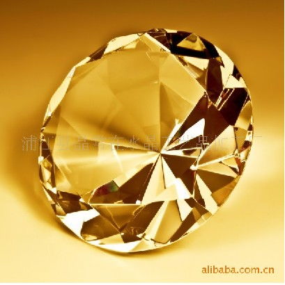 浦江晶常在 匠心獨(dú)運(yùn)的水晶燭臺(tái)工藝美學(xué)